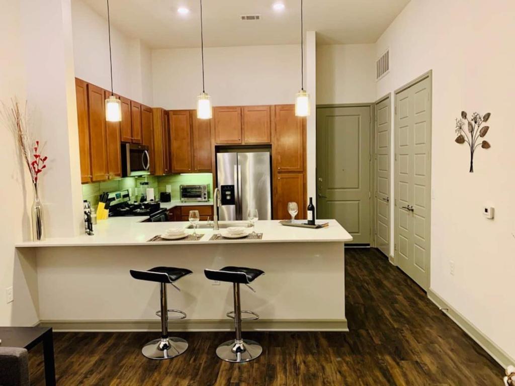 Downtown Apt Free Parking - Pool - Gym - Fully Kitchen هيوستن المظهر الخارجي الصورة