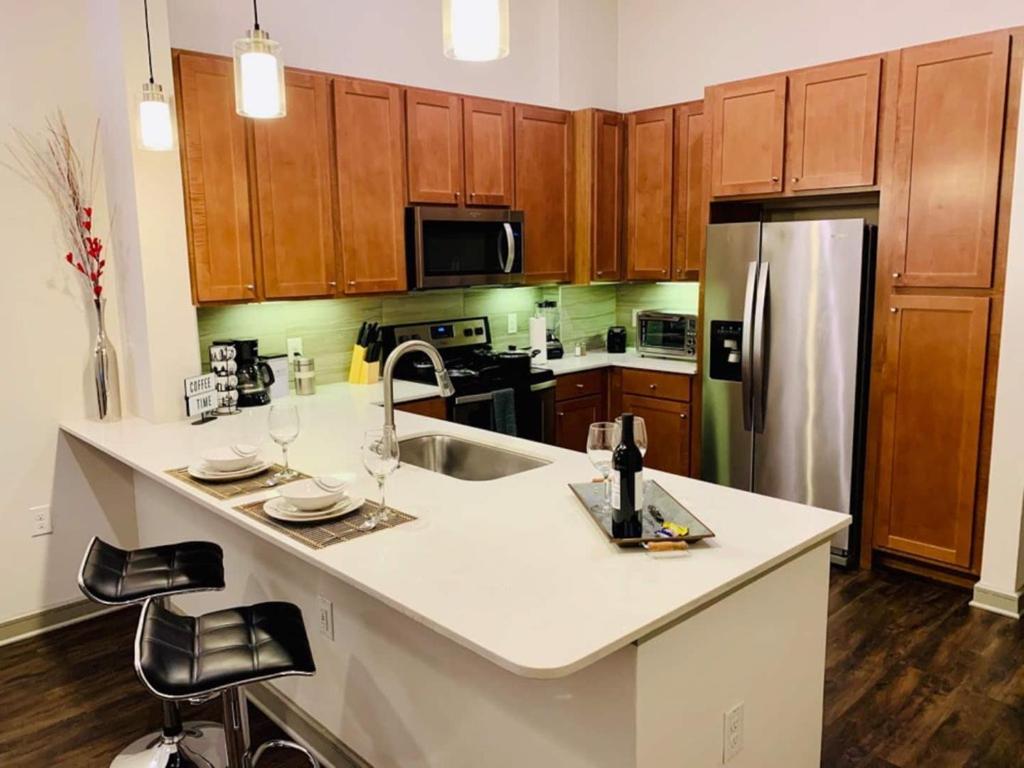 Downtown Apt Free Parking - Pool - Gym - Fully Kitchen هيوستن المظهر الخارجي الصورة