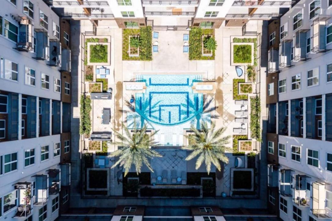 Downtown Apt Free Parking - Pool - Gym - Fully Kitchen هيوستن المظهر الخارجي الصورة