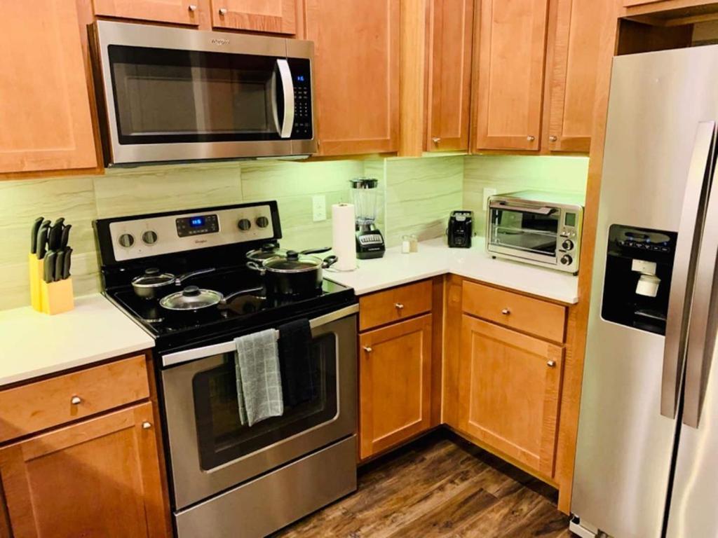 Downtown Apt Free Parking - Pool - Gym - Fully Kitchen هيوستن المظهر الخارجي الصورة
