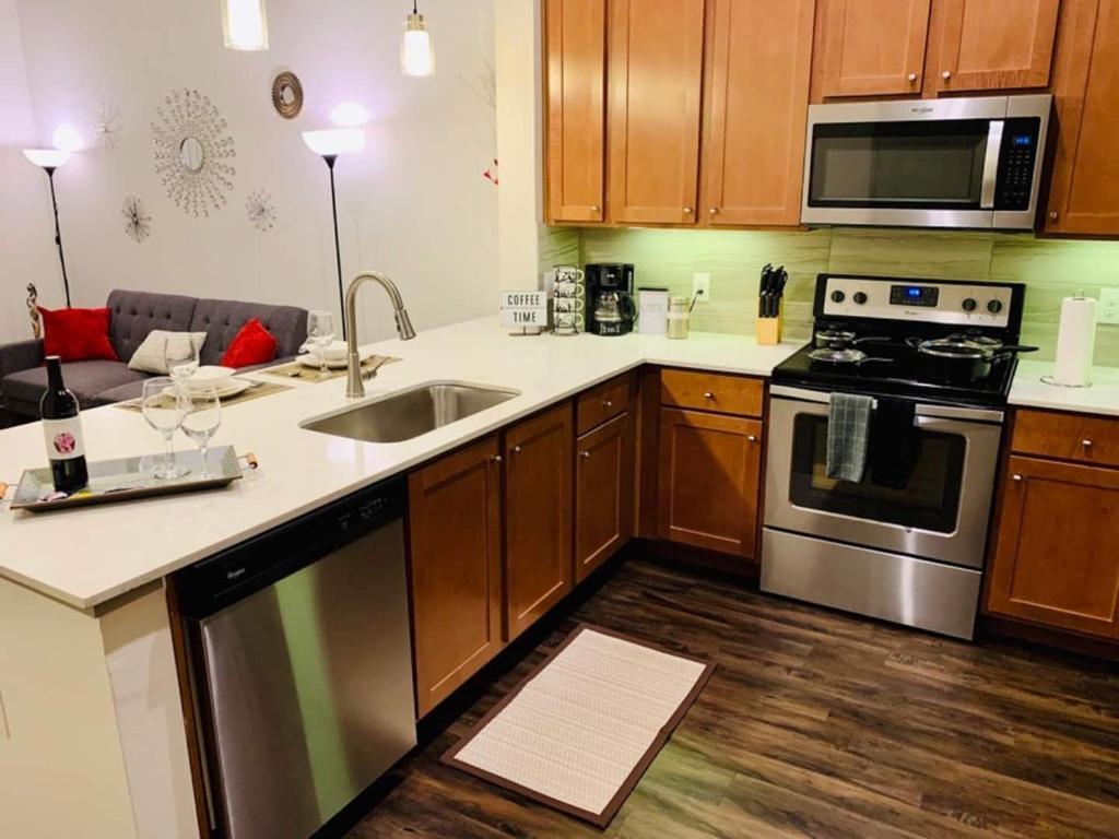 Downtown Apt Free Parking - Pool - Gym - Fully Kitchen هيوستن المظهر الخارجي الصورة